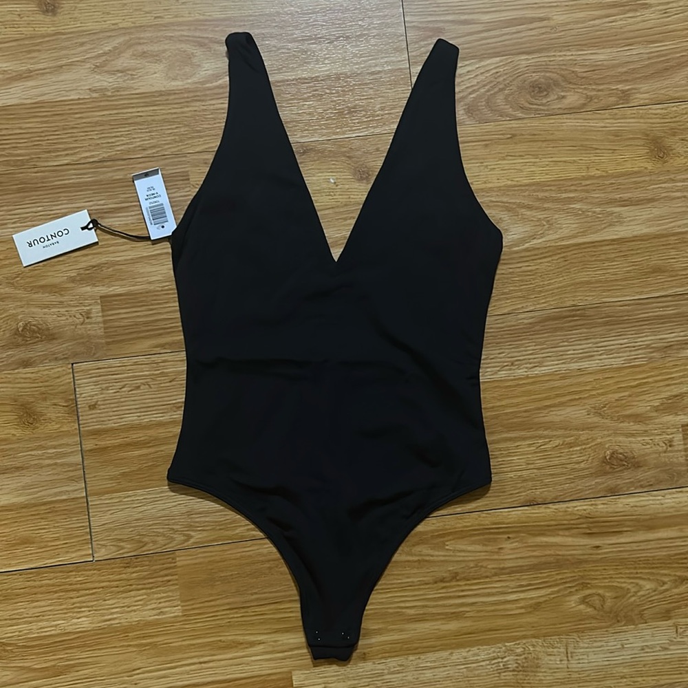 NWT - Babaton Contour bodysuit - black, size s